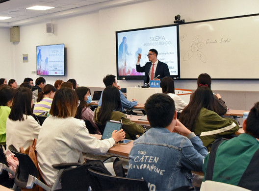 Students learn the basics of entrepreneurship at NAU, China